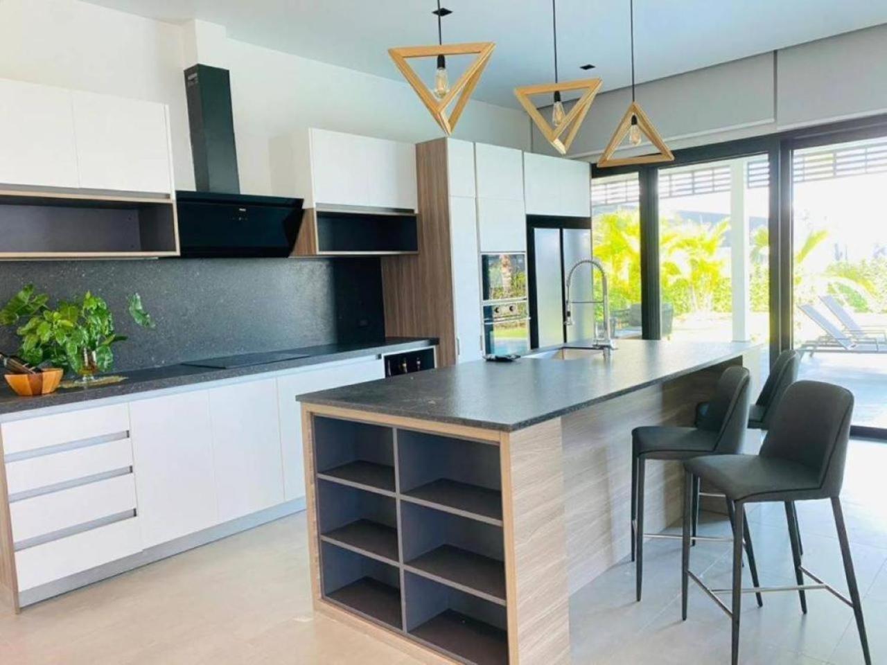 Sivana Villas HHQ Habitación foto